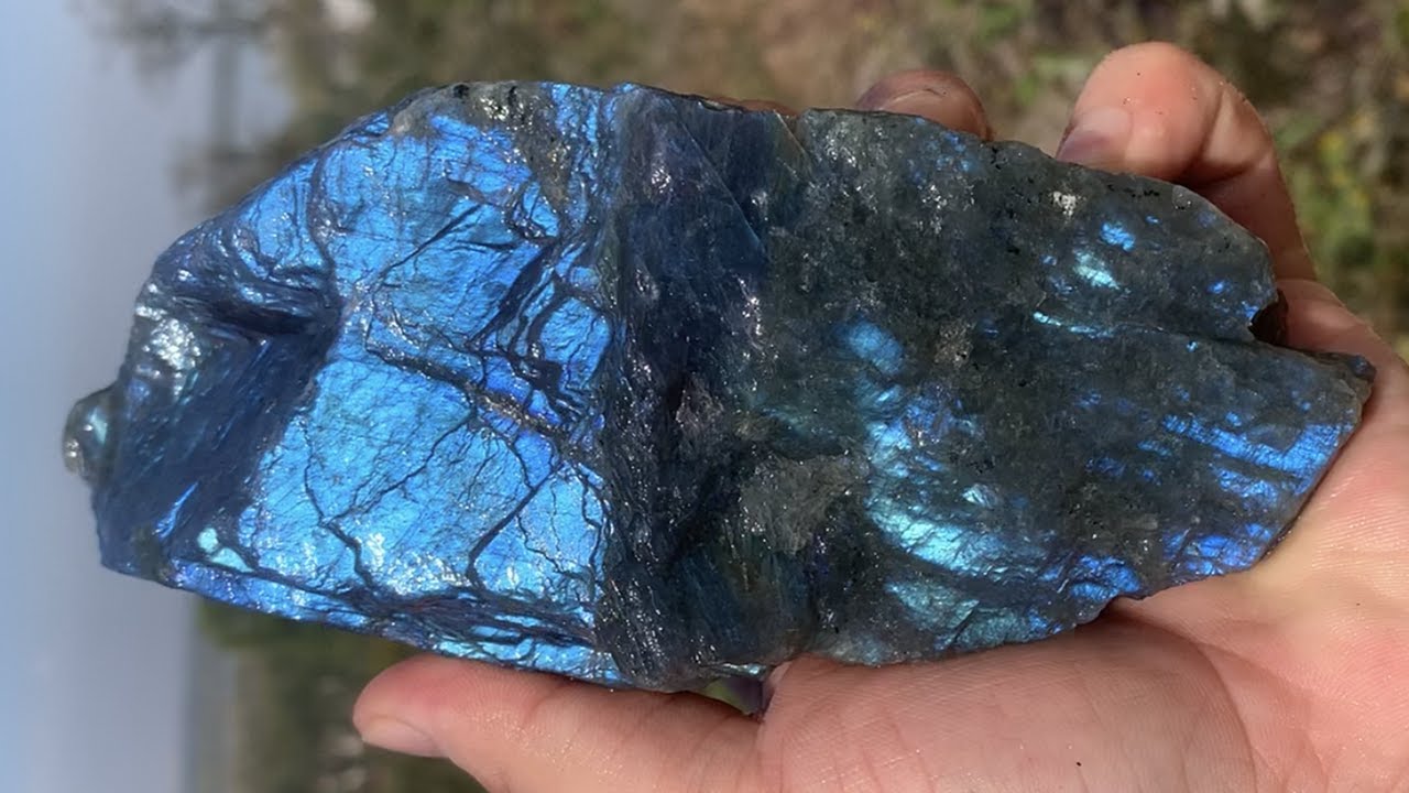 finding worlds best lridescent Glitterstone：Labradorite Crystals ...