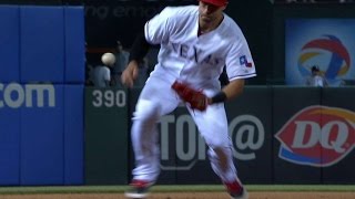 CWS@TEX: Ramirez reaches first on error in the 8th