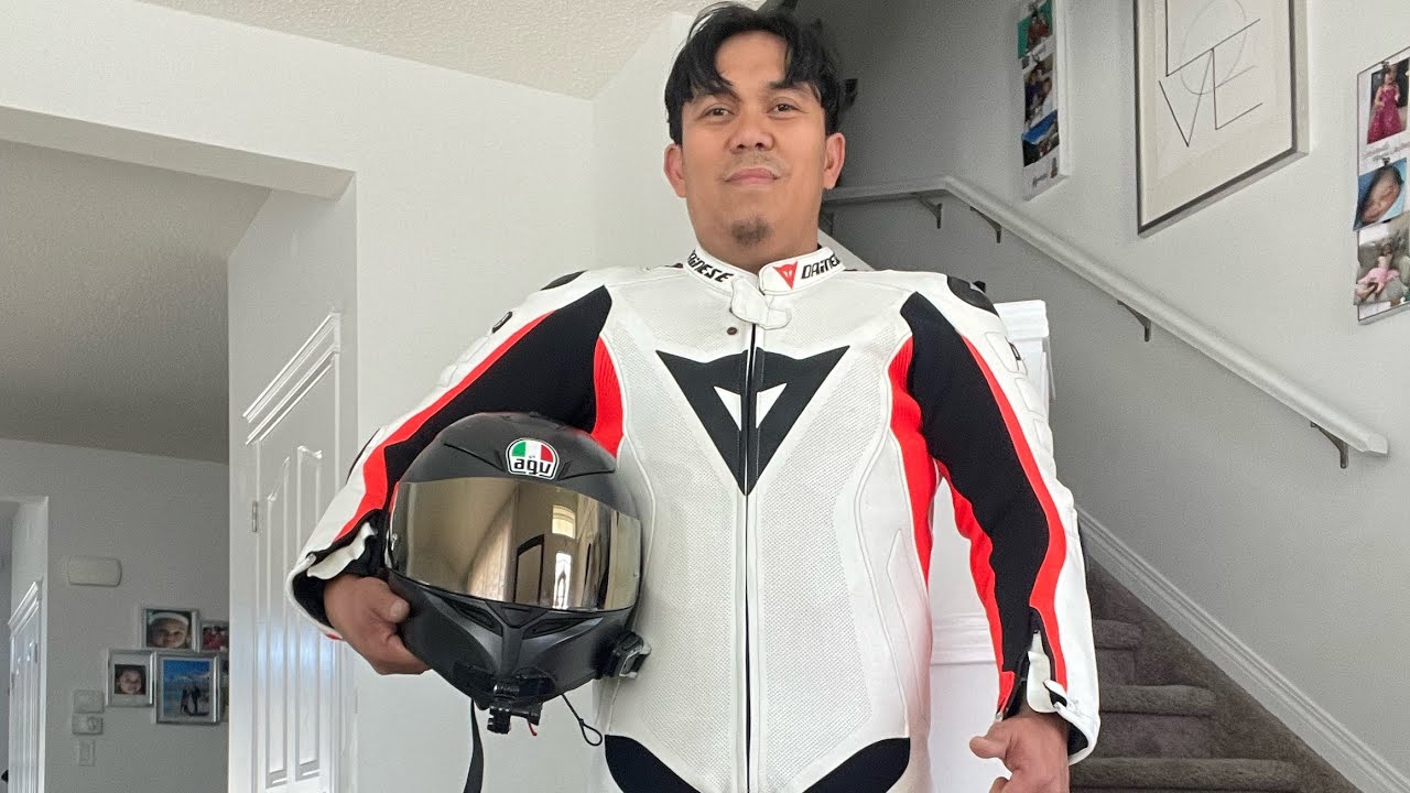 How to put on a leather suit (one Piece) No HELP needed