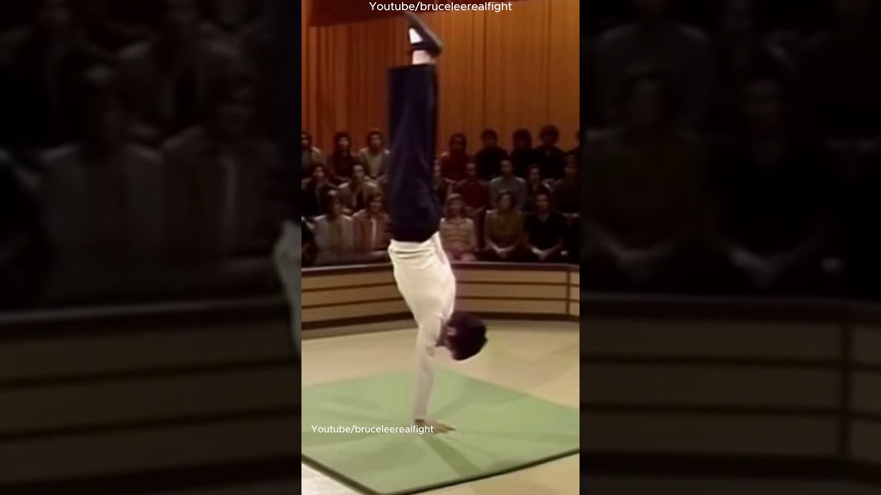 Bruce Lee’s One Arm Handstand Push Ups Are Unreal 🤯