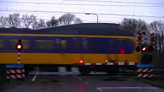 Spoorwegovergang Herfte Zwolle Dutch Railroad Crossing
