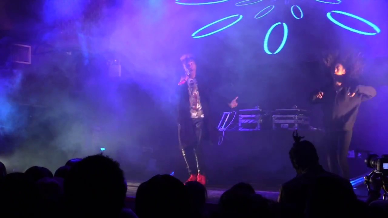 Stage 48 performance (Catching Feelings)