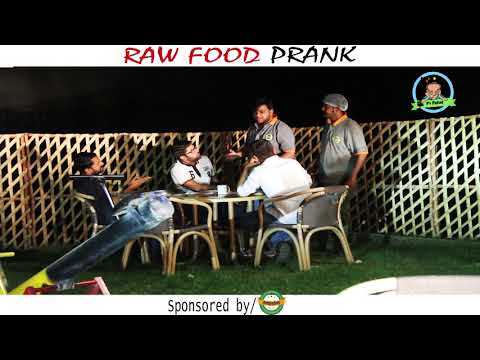 | RAW FOOD PRANK | Kacha Gosht By Nadir Ali & Sanata In | P4 Pakao | 2017