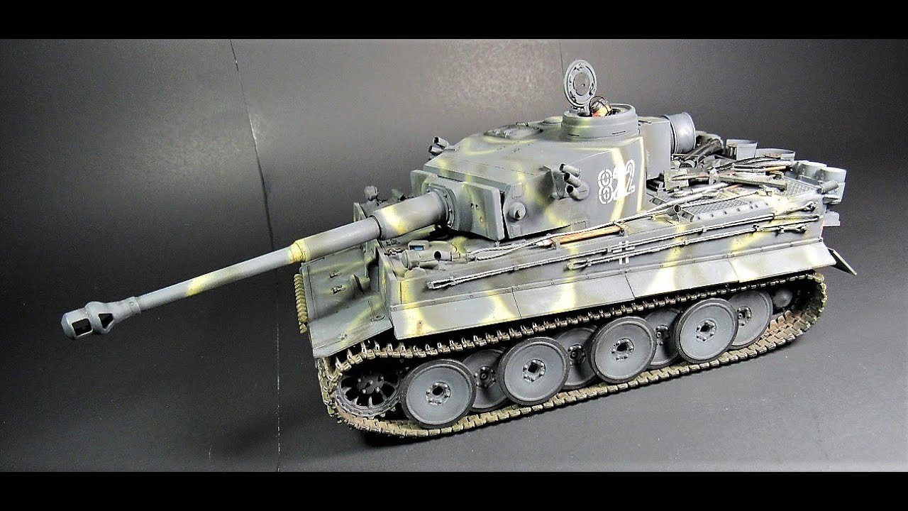 Academy 1/35 Tiger 1 Early Version  , 2nd SS Panzer Division  " Das Reich "  8th Company