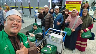 Download Lagu KLIA MASIH BELUM BOCOR BULAN 10 NI WALAUPUN HUJAN LEBAT - BEG BASAH MP3