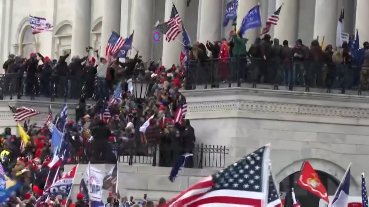 Manifestantes proTrump rompen el cerco de seguridad y se cierra el Congreso en EEUU