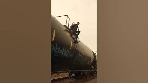 Train hopping in Detroit hood 2