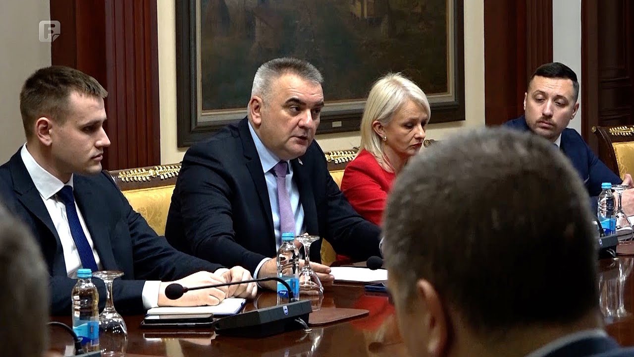 Nova Vlada RS-a bira se ekspresno, ali ostaje pitanje njenog ustavnog legitimiteta