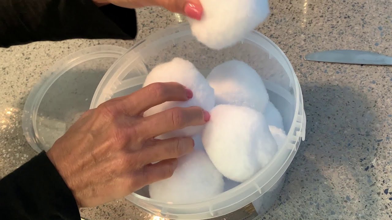 Perfect Life Ideas Indoor Snowball Fight Set - Snow Balls for Fights Indoor  - Snowball Slingshot for Kids with 3 Plush Snowballs - Indoor Snowballs