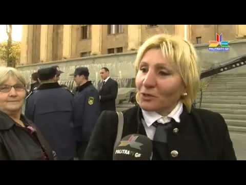 სიყვარულის ახსნა მეგრულად, \"ლალე, ლალე\" და კალაძის პარიკმახერი რუსთაველზე