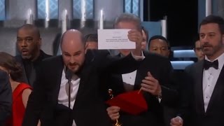 Oscars Mistake: Moonlight Wins Best Picture after La La Land Mistakenly Announced | ABC News(The climax of Hollywood's biggest night ended in what will surely be a long-remembered snafu, as the initial announcement that the best picture award went to ..., 2017-02-27T05:28:49.000Z)