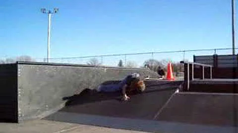 Cody Kucera - Heelflip bail