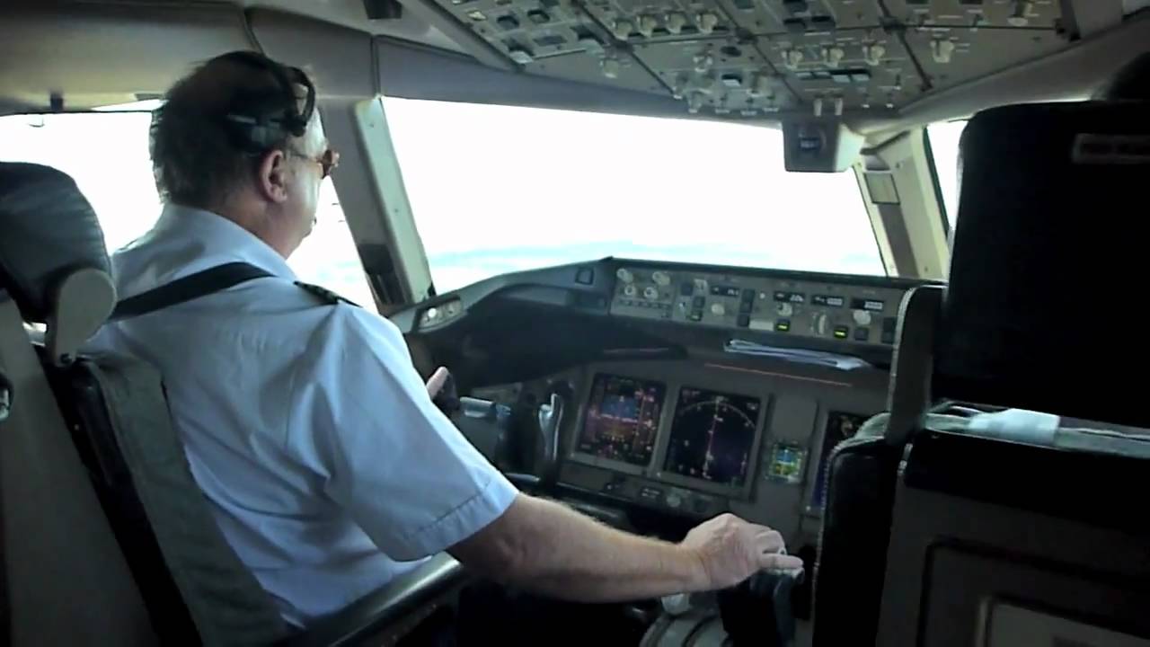Boeing 777 air canada interior Boeing 777 air canada interior