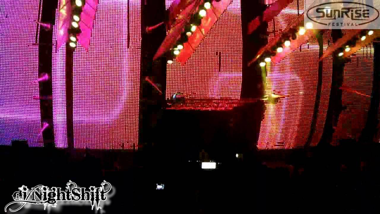 Wolfgang Gartner's Intro & Space Junk Live Sunrise Festival 2011