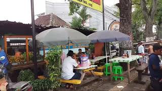 RAMAI TERUS!!! BUBUR AYAM PAK HAJI AMID PAJAJARAN BANDUNG!!! INDONESIAN STREET FOOD