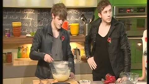 Danny and Dougie cooking in Something for the Weekend (14.11.10)