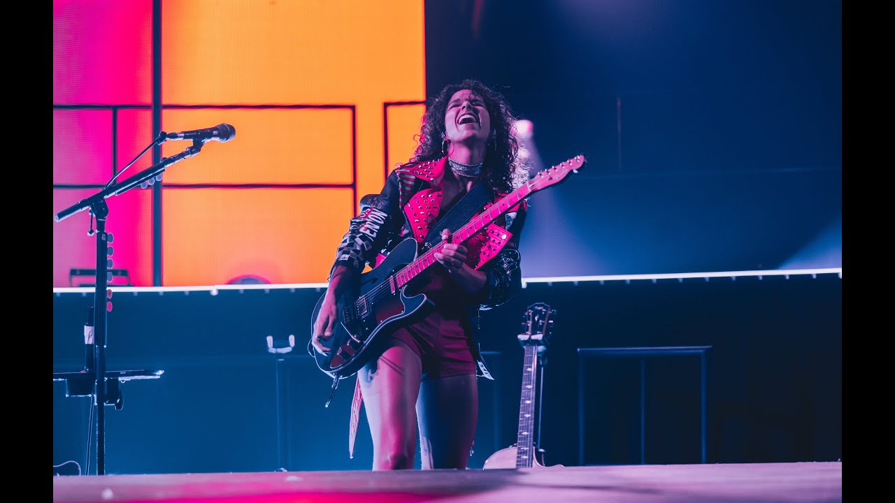 Tonton Karol G - Bichota Guitar Solo live at FTX Arena Miami | Sus Vasquez di YouTube Tonton Karol G - Bichota Guitar Solo live at FTX Arena Miami | Sus Vasquez di YouTube