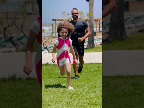 مين مع تعليم السباحة للصغار على بكير Music Explore Swimming Swimwear Swimmingpool 