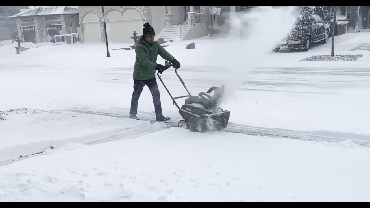 Snowblower Snow Thrower , Briggs & Stratton - How to Assemble - YouTube