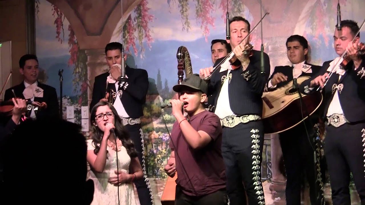 06-05-15 Hector & Daniela singing with Mariachi Sol de Mexico at ...