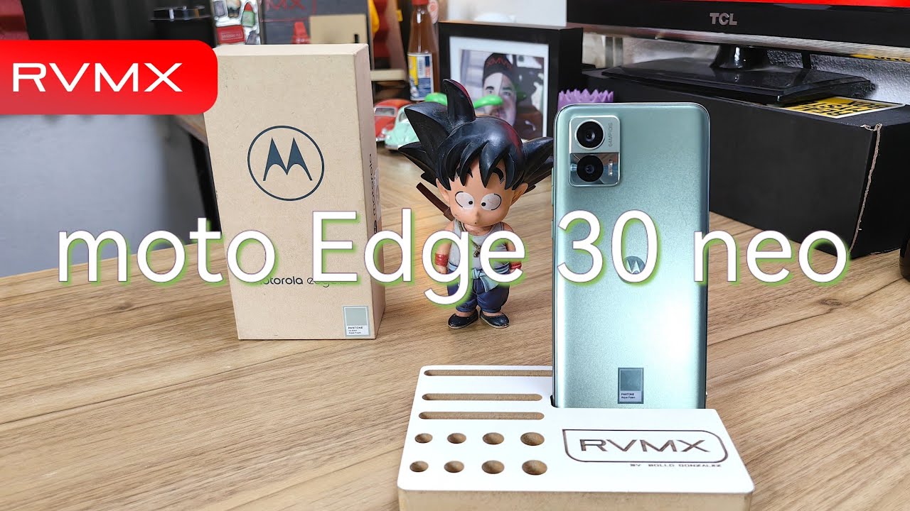 Probamos el elegante Motorola Edge 30 Neo, que viste el color del año - LA  NACION