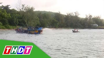 Vùng 5 Hải quân cứu kéo tàu cá ngư dân gặp nạn | THDT