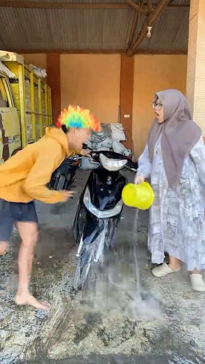 Kalok kotor disiram || #shorts #comedy #funny #ngeshortsdulu #youtubeshorts #ngakak #kocak #cute