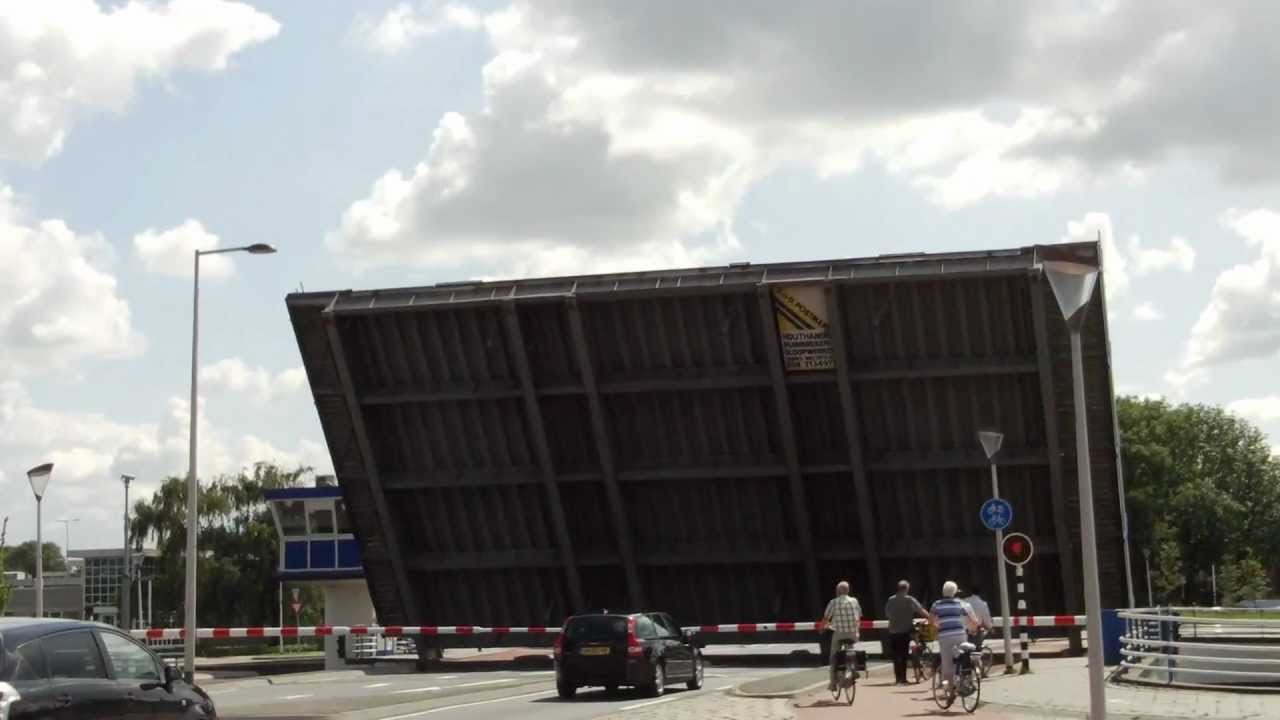 Hermesbrug / Brugopening