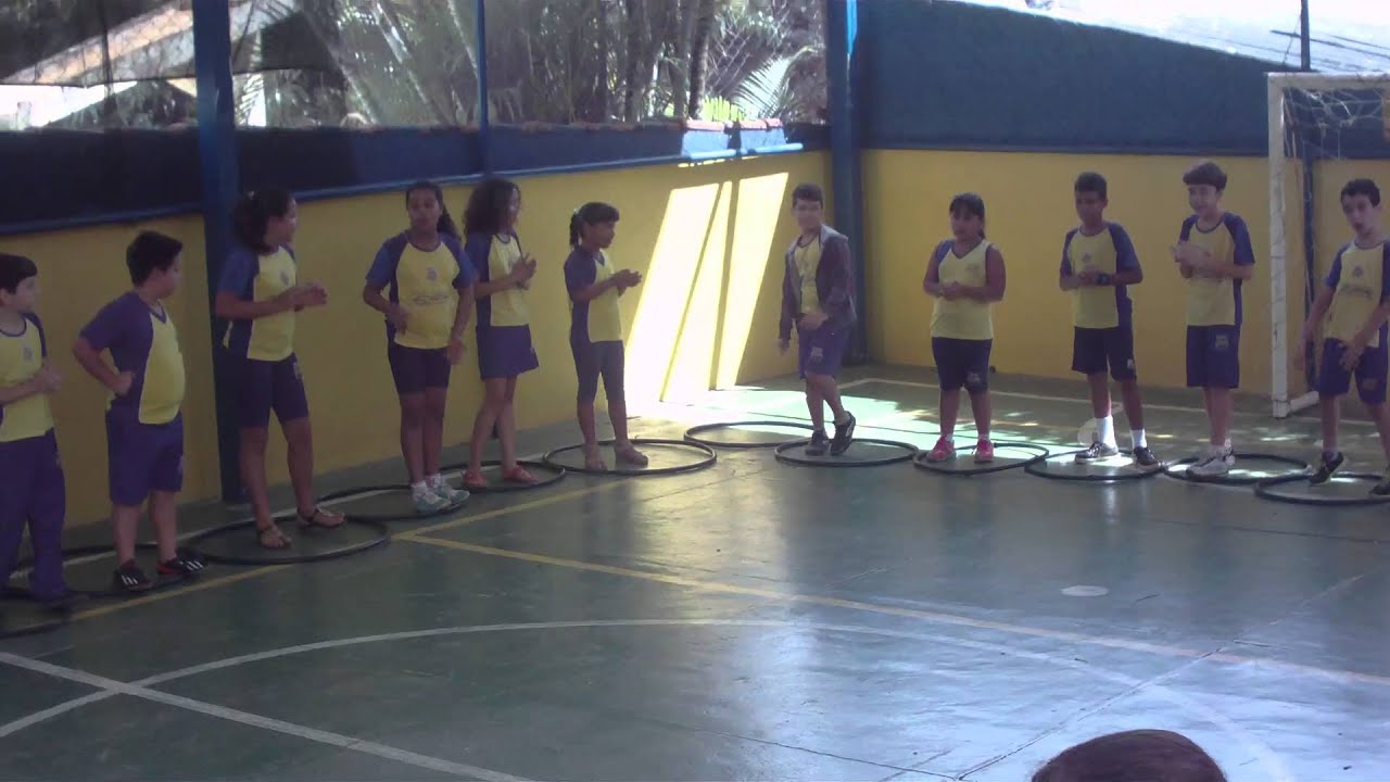 Brincadeira cantada- Bambolê uê Bambolê ua- Tio Ricardo