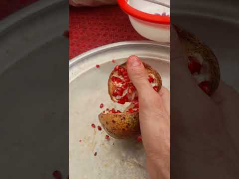 انار دونه دونه با طعم ترش شیرین