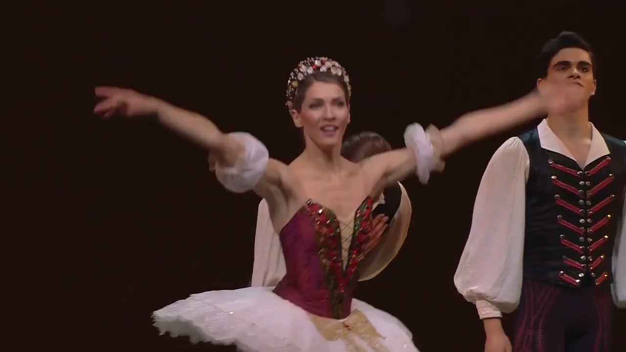パ・ド・ドゥ・コーダ「コッペリア」ラトヴィアバレエ団、Bell Waltz