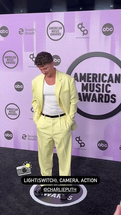 Download lagu Charlie Puth on the red carpet at AMA’s 2022 via enews