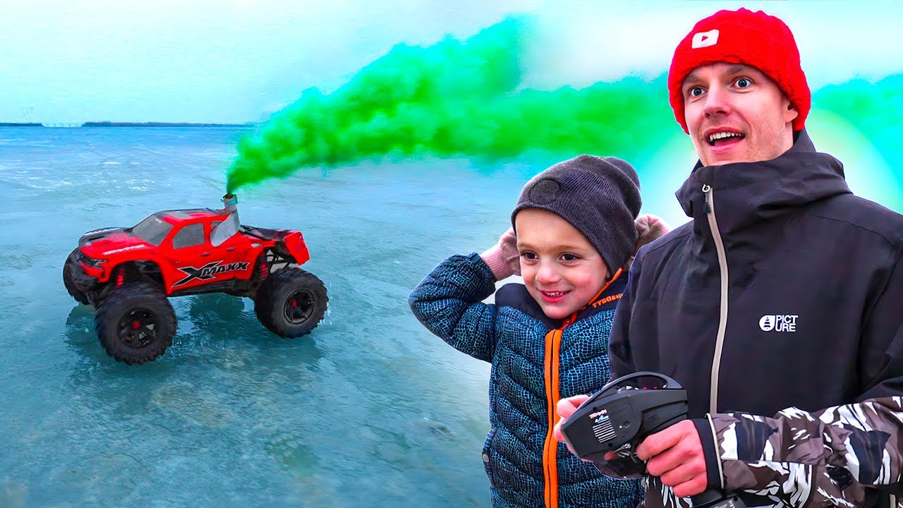 VUURWERK MET DE BESTUURBARE AUTO OP NATUURIJS! #3415