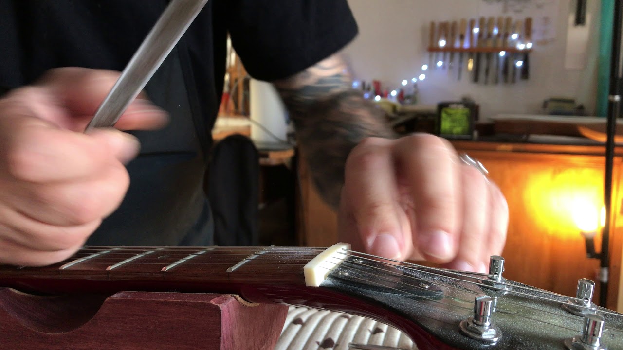 costruzione di un capotasto per chitarra - YouTube