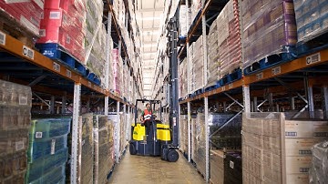 Combilift - Aislemaster Articulated Narrow Aisle Telescopic forks - Increase Warehouse Storage