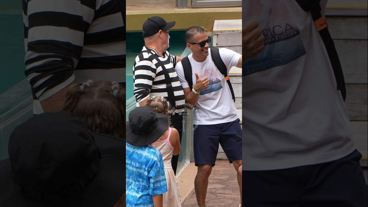 Tom o mímico estava mexendo na mochila deste homem 🤫🫣😮😂🤣 #tomthemime #seaworldmime