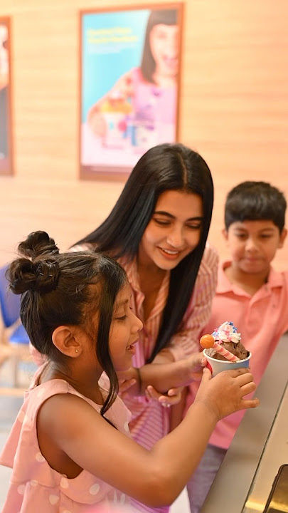 Love the Kids Special Lollipop Sundaes from @BaskinRobbinsin! #KidApproved l#aimeebaruahofficial