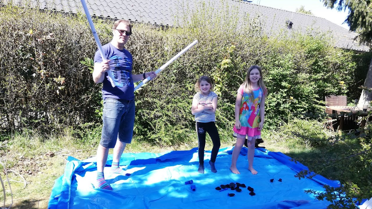 D. 22 April - 20. Vi slår vores store badebassin op i haven🌊☀️🌴🥰