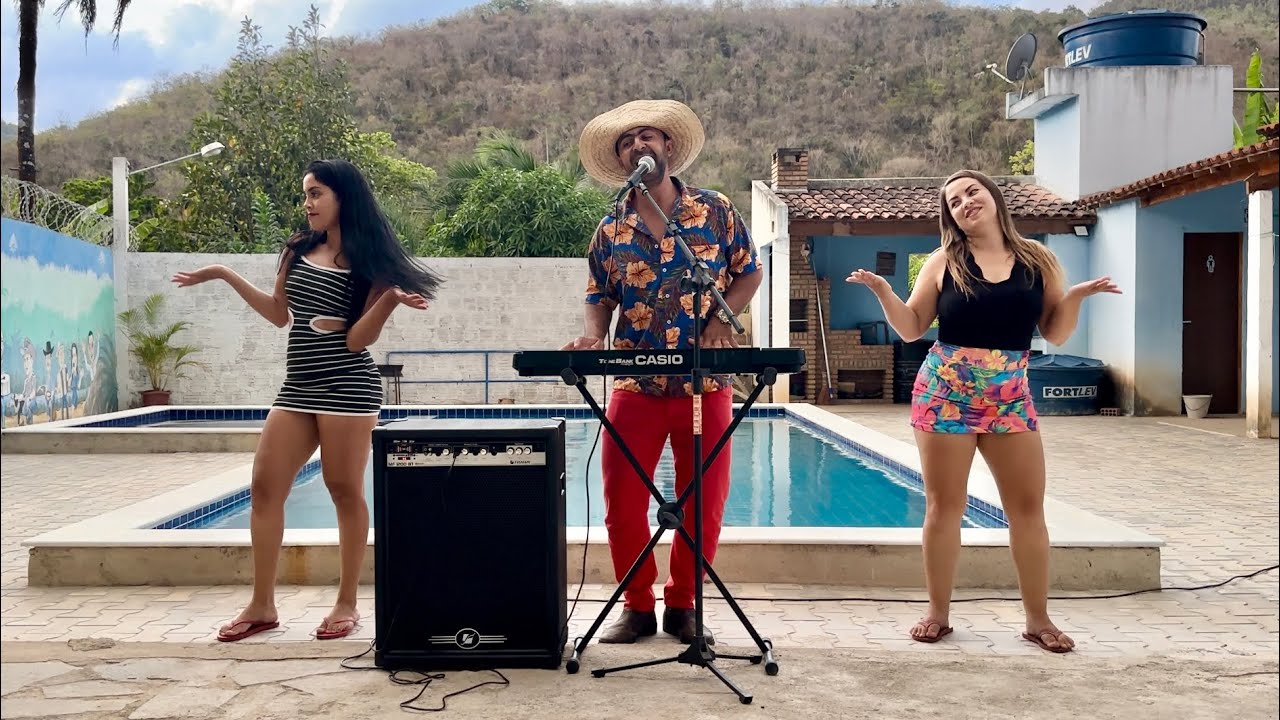 Seu Biu monta uma Banda e chama as Cumadi pra dançar