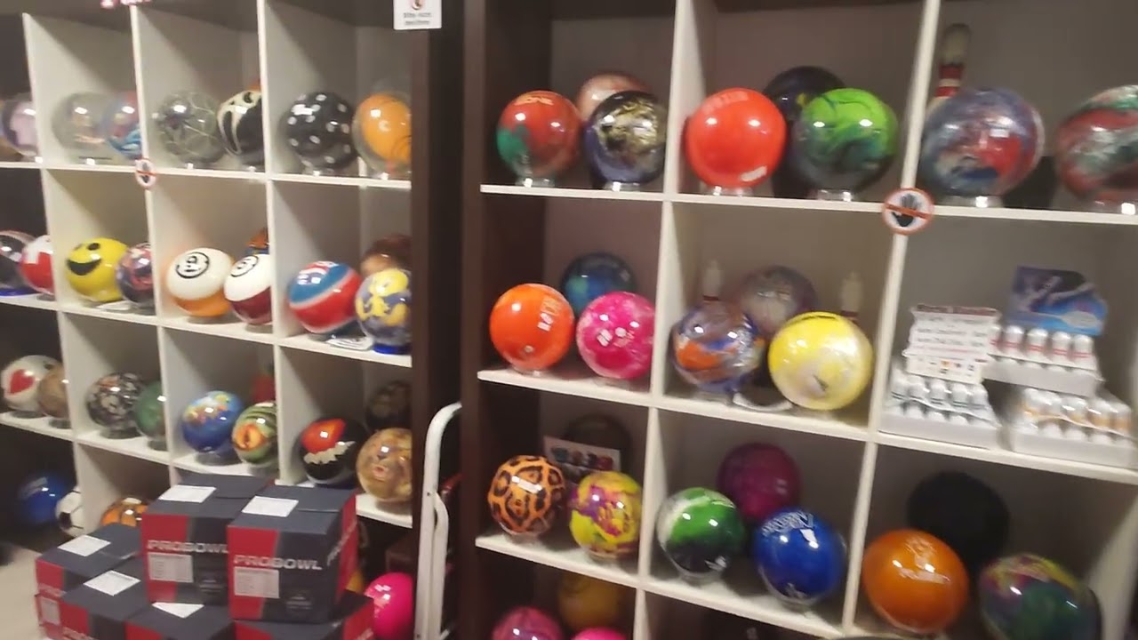 berlin's bowling-shop in 2025