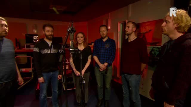 Anneke van Giersbergen & Árstíðir - Heyr Himna Smiður - Live uit Lloyd