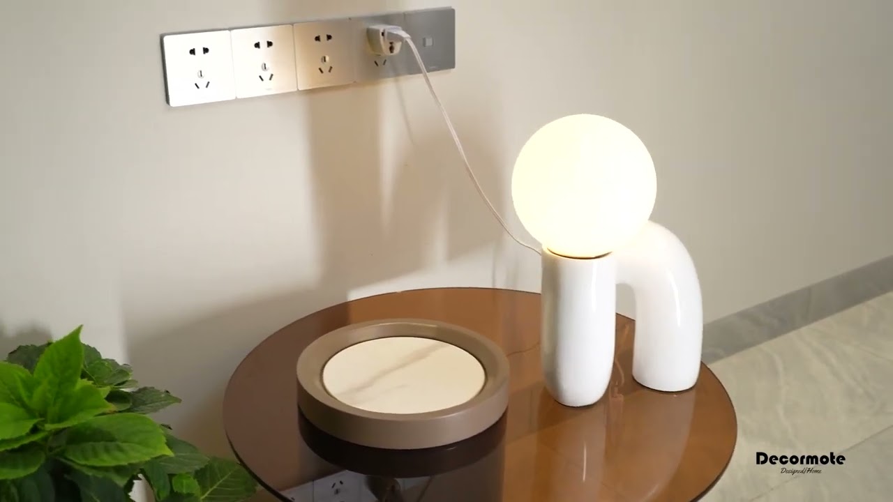 Neotenic Table Lamp