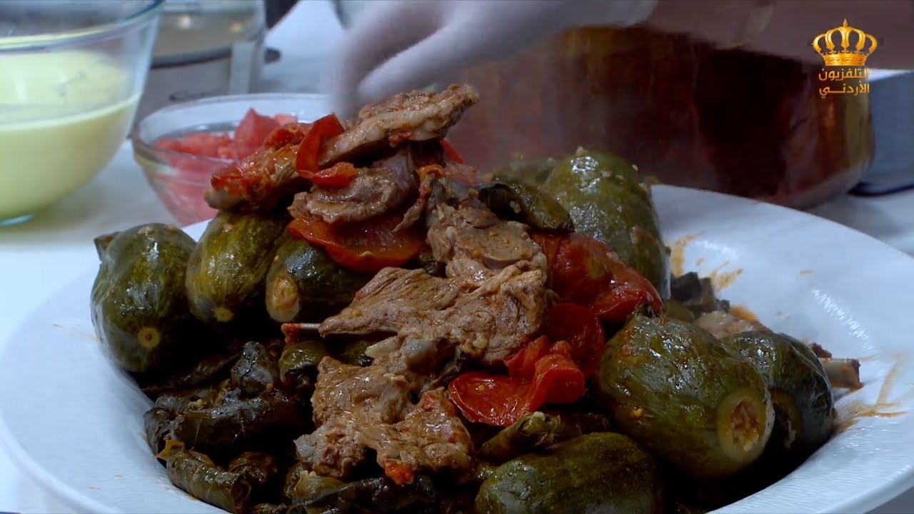 مطبخ يوم جديد  طبق اليوم كوسا بلدي مع ورق العنب مع الشيف علا نيروخ