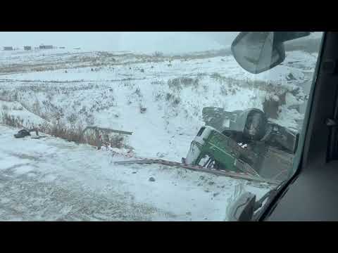 Гиблое место.Каньон Дружба( Достык).Это пипец. Зимой в Казахстан лучше не ехать. Ездим по льду.