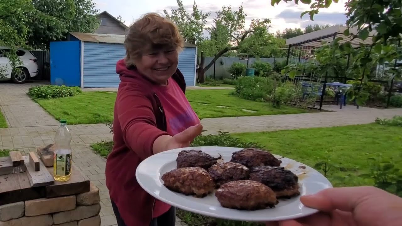 Вышел из бани и  офигел от нового газона! Бомба-бургер за 15 минут на костре!