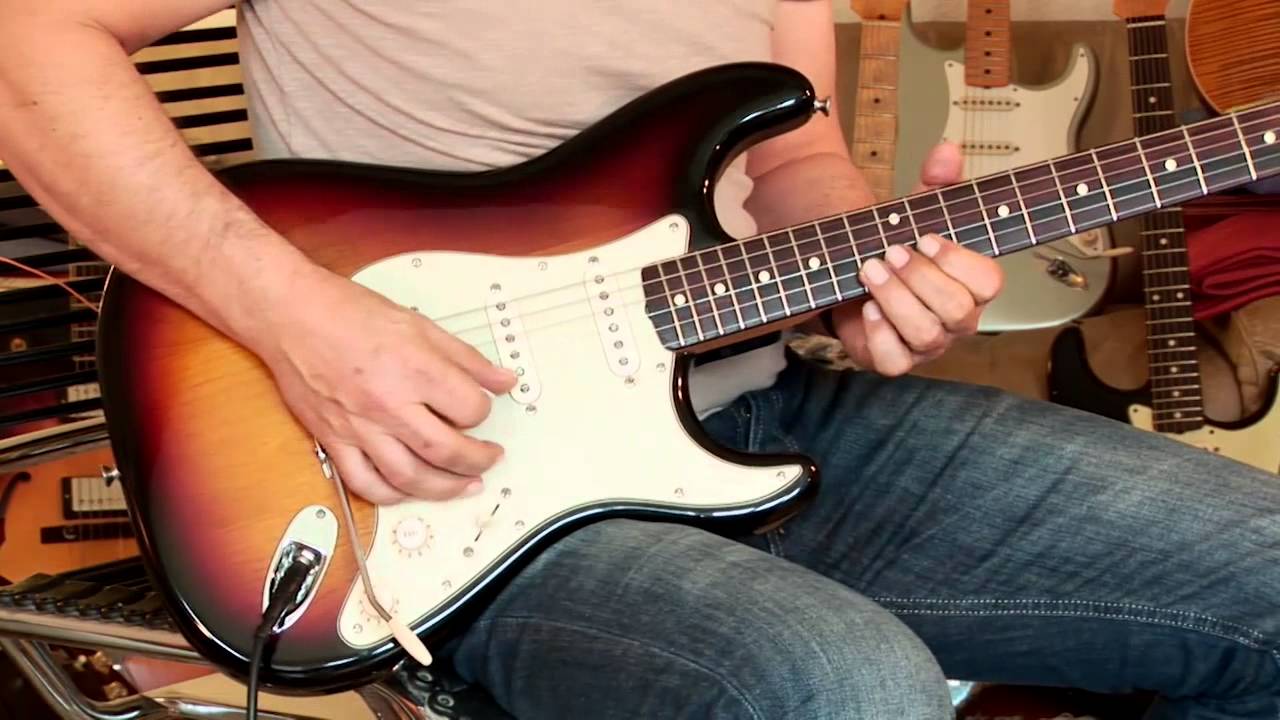 2002 Fender 1962 American Vintage Stratocaster - YouTube
