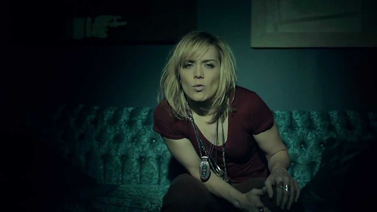 Serena Pryne and the Mandevilles - Turn A Blind Eye