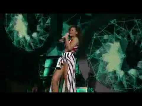 Rihanna We Found Love Live Grammy Nominations 2012 [HQ] @ Lyrics