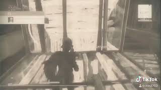 ‏لعبت مع مشهور متكبر وجلات😬😅