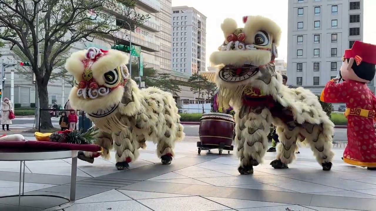 維多麗亞除夕晚宴舞獅招財進寶財神秀